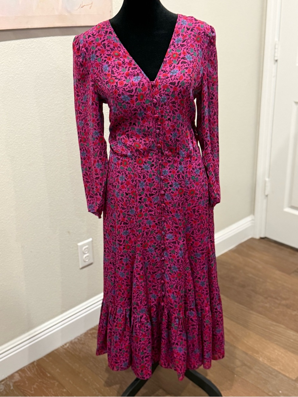 Veronica Beard Pink Floral V-Neck Long-Sleeve Midi Dress - Picture 4 of 16